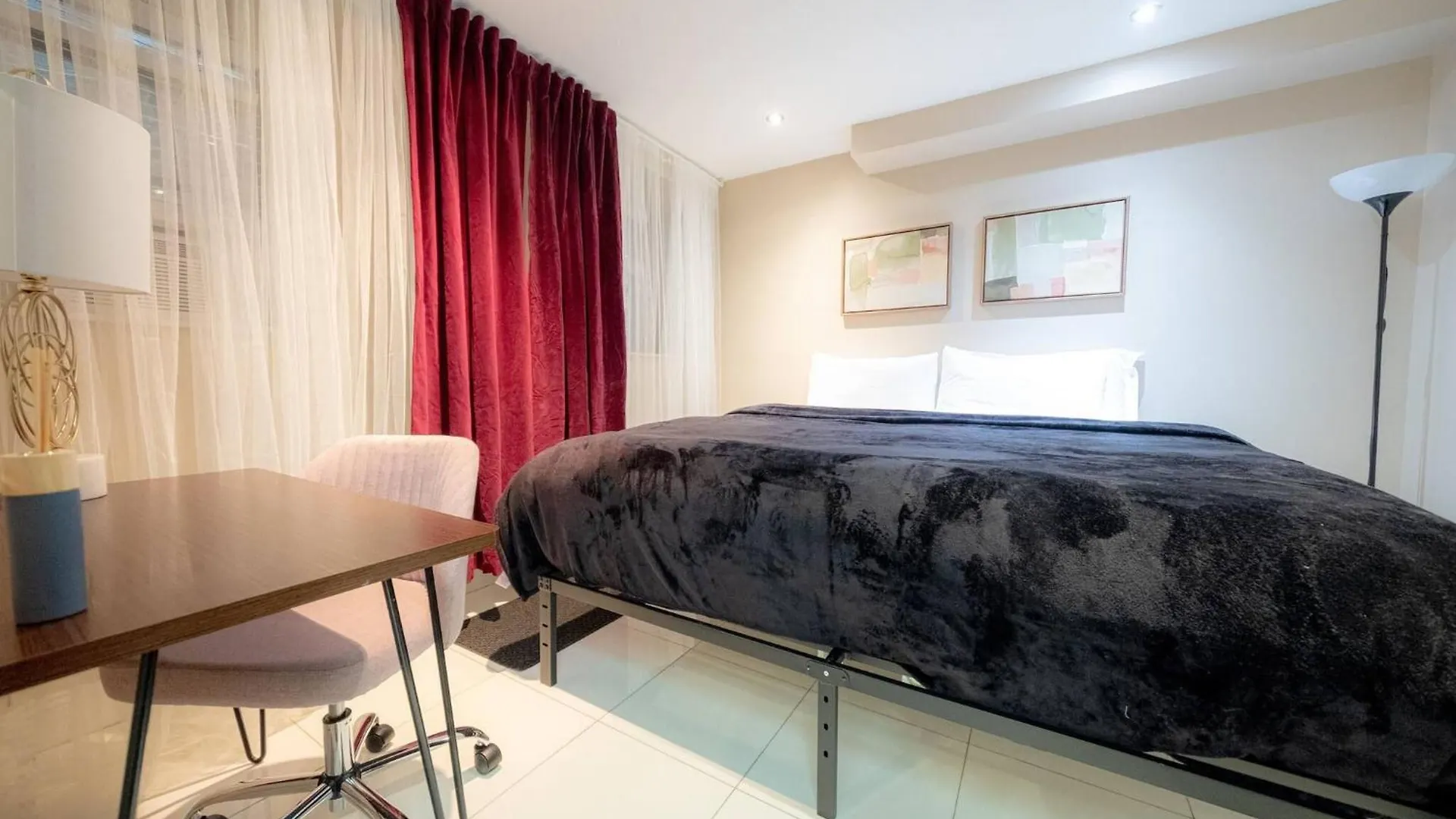 Spacious 4Br 2Ba Duplex Apt With Private Patio Wd New York 0*,  United States