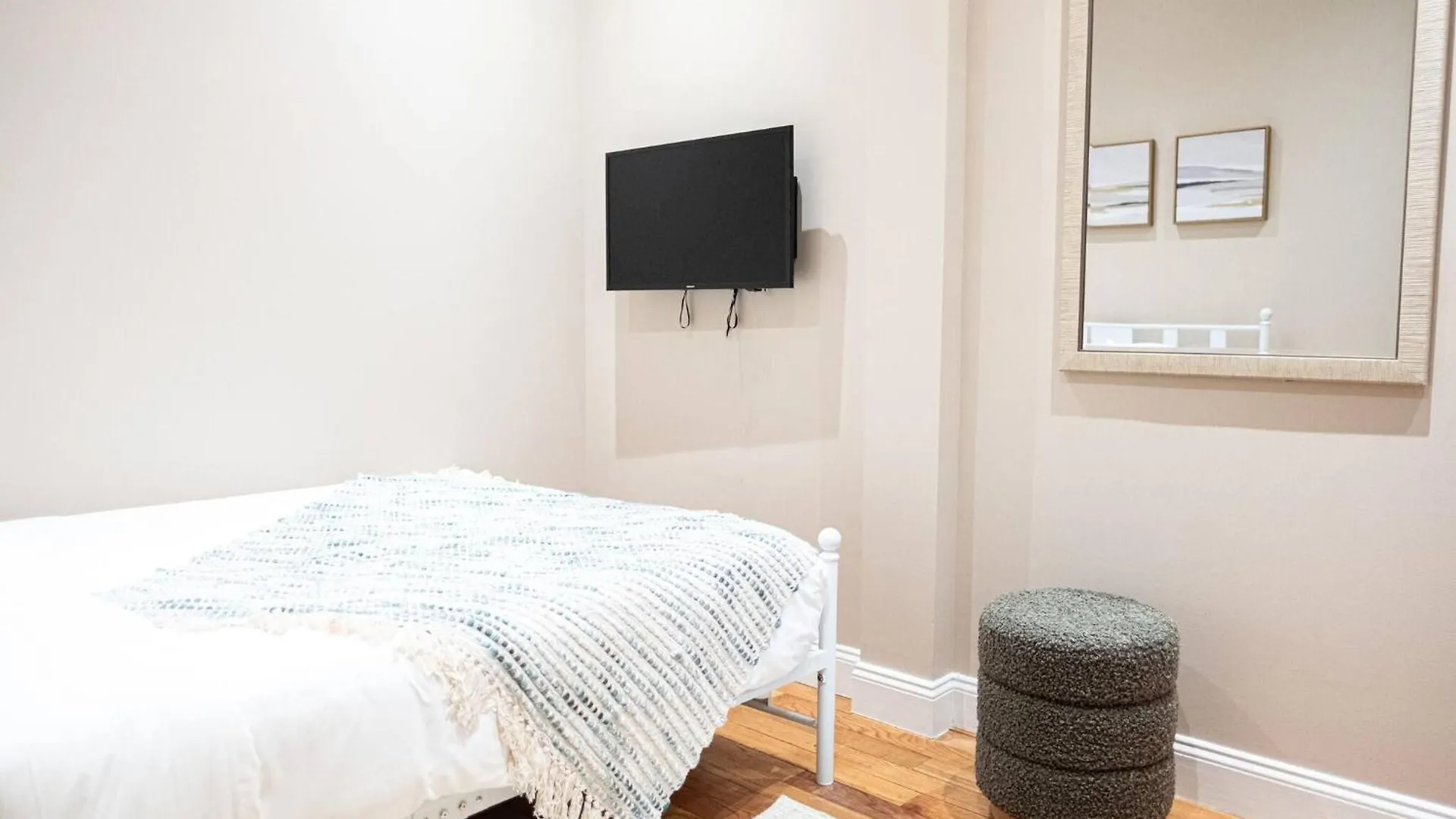 Spacious 4Br 2Ba Duplex Apt With Private Patio Wd New York United States