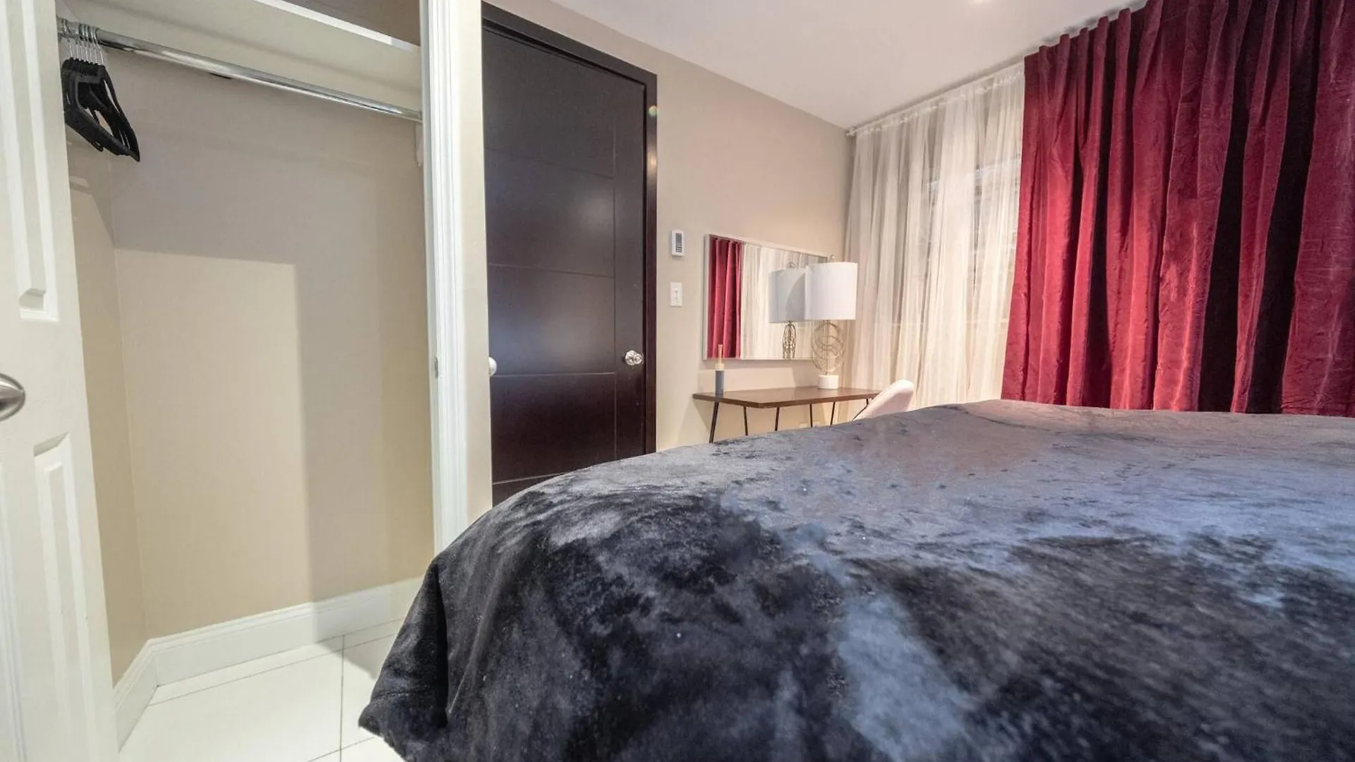Spacious 4Br 2Ba Duplex Apt With Private Patio Wd New York 0*,