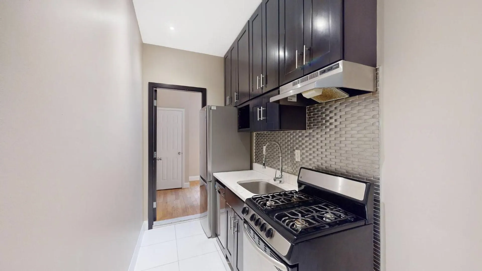 Spacious 4Br 2Ba Duplex Apt With Private Patio Wd New York 0*,  United States