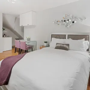 Apartment Elevate At Times Square, New York